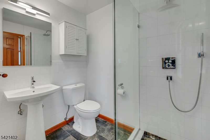 25 Yorke Road Mountain Lakes, NJ 07046 - Photo 16 of 28