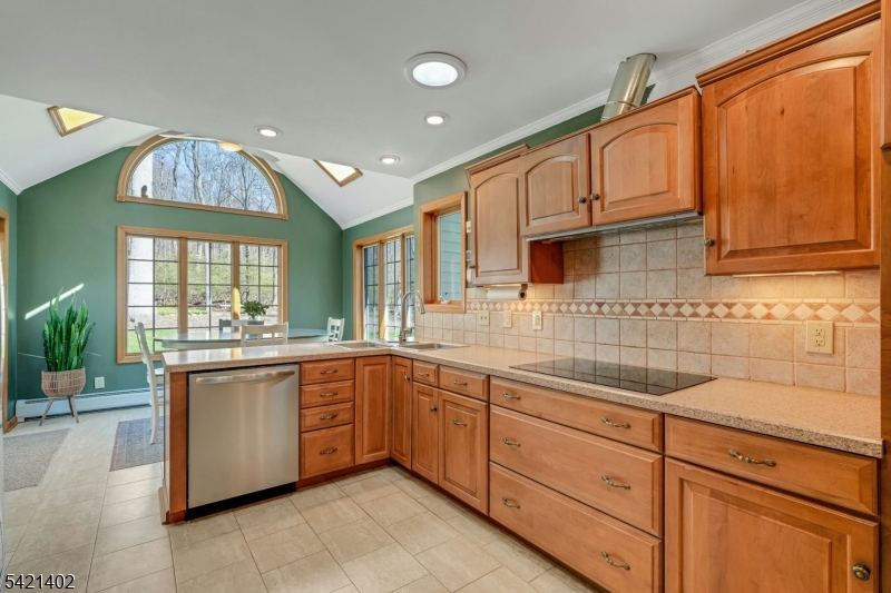 25 Yorke Road Mountain Lakes, NJ 07046 - Photo 7 of 28