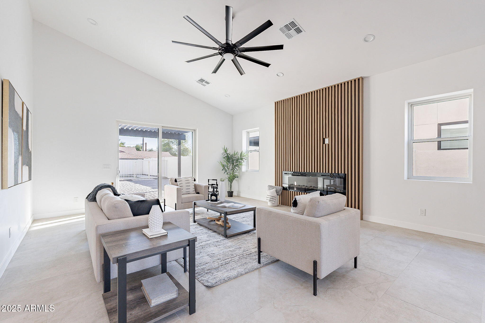 707 East Ocotillo Road Phoenix, AZ 85014 - Photo 16 of 59 a living room with furniture