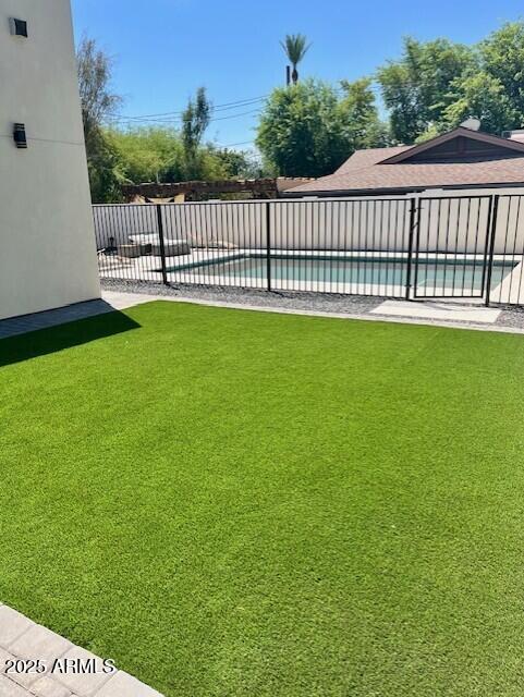 707 East Ocotillo Road Phoenix, AZ 85014 - Photo 7 of 59 a view of a deck with a garden