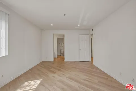 $557,000 | 675 Oak Run Trail, Unit TL301, Oak Park, CA 91377