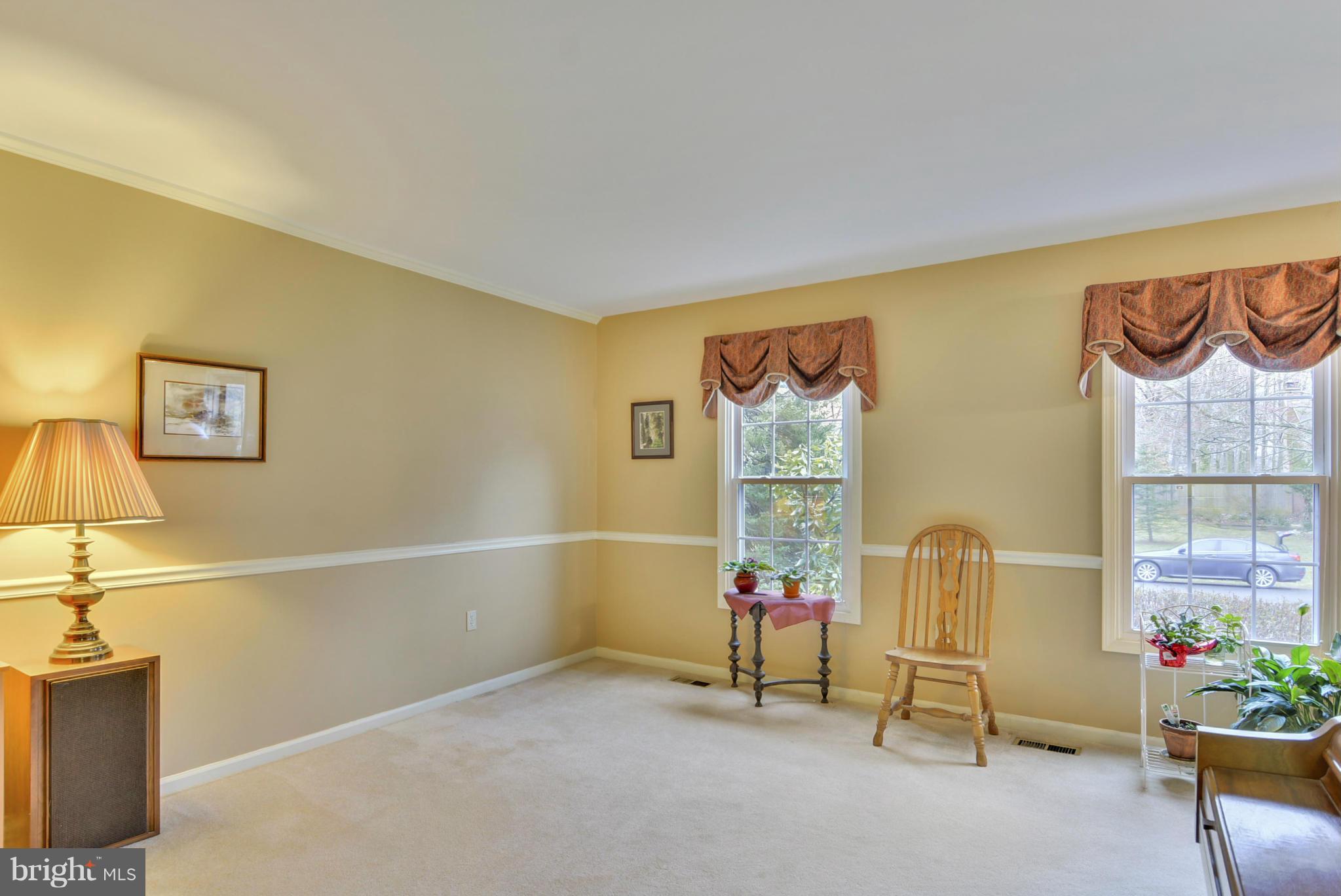 7260 Ridgeway Drive Manassas, VA 20112 - Photo 14 of 30 Living Room
