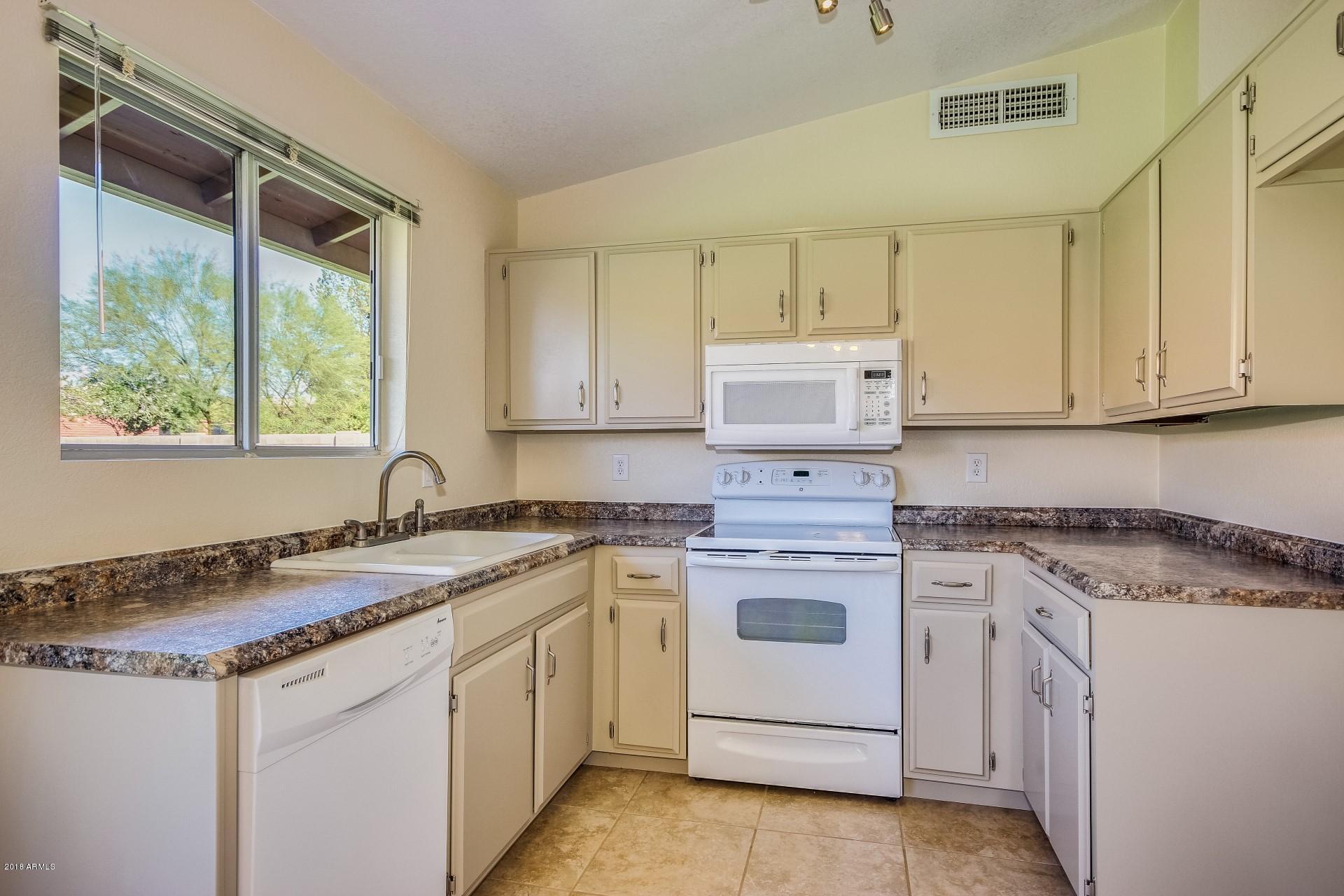 6522 West Phelps Road Glendale, AZ 85306 - Photo 7 of 20 Gallery Image 7