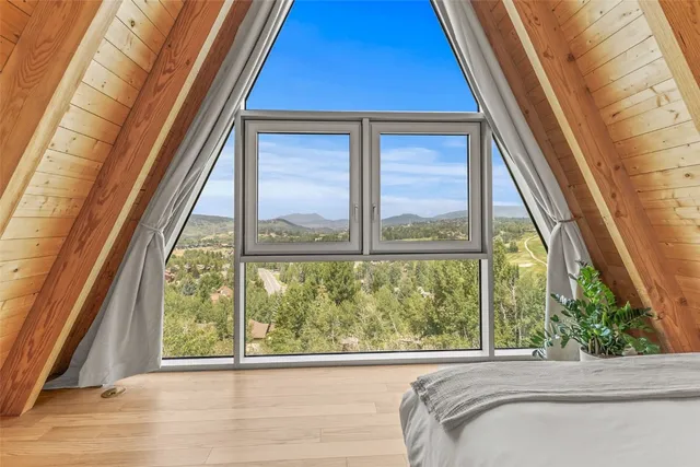 a view of an outdoor space