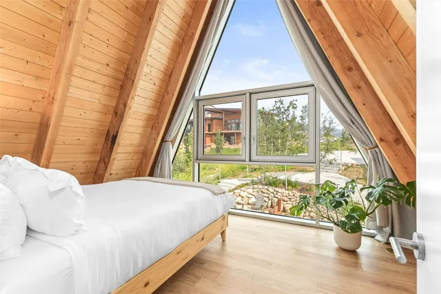 a view of a living room