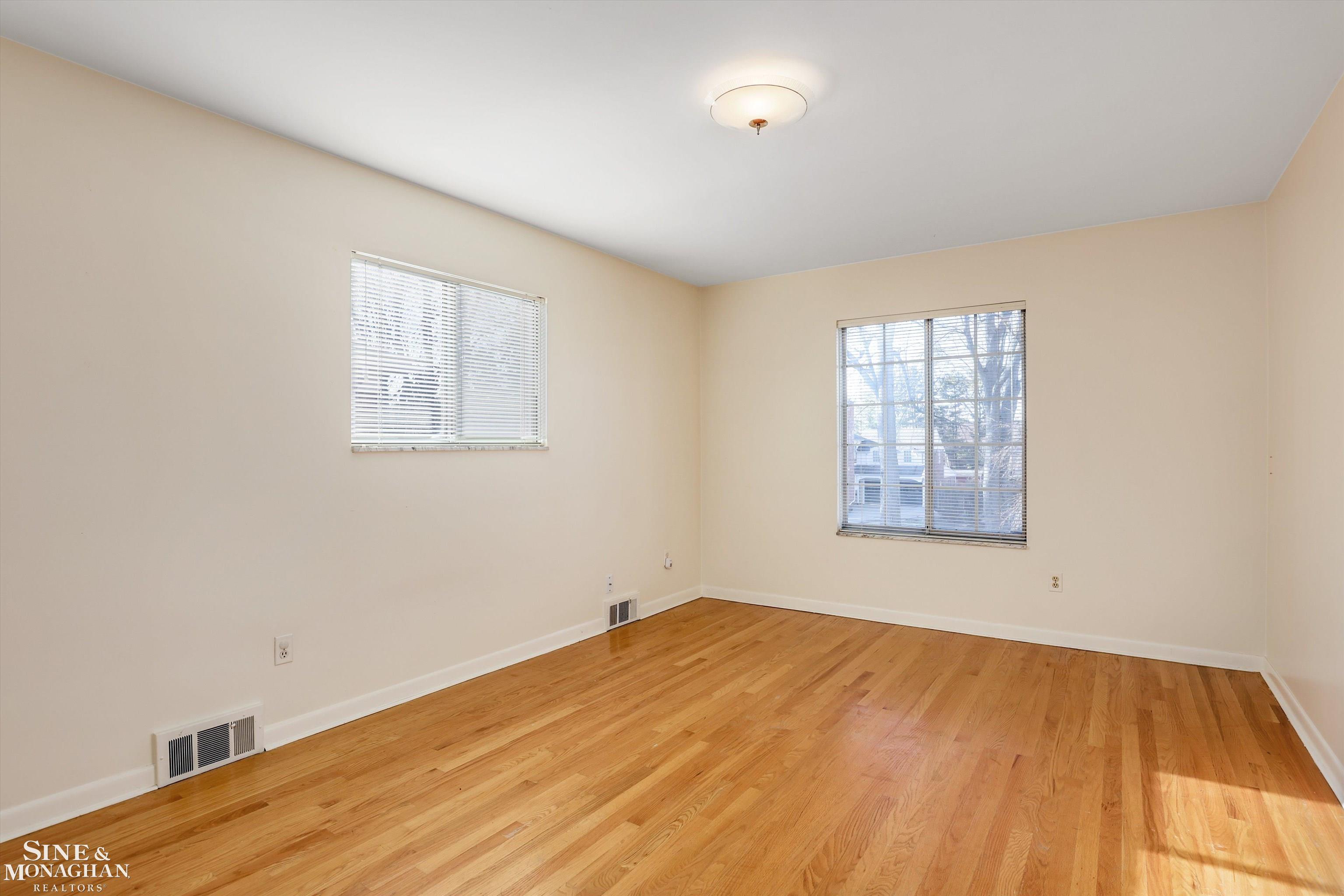 930-932 Trombley Road Grosse Pointe, MI 48230 - Photo 19 of 31 50127165-18.JPG