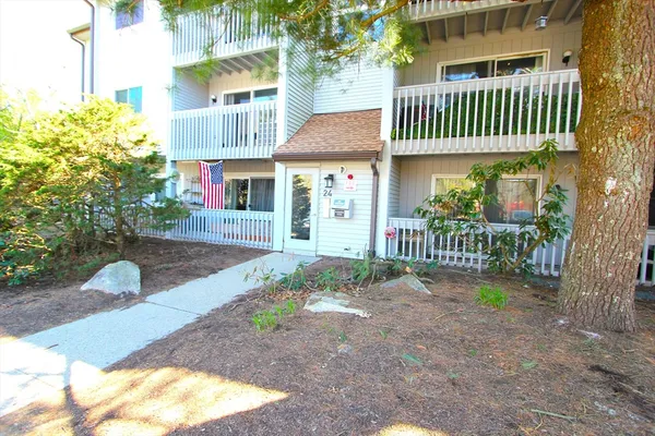 $320,000 | 2412 Franklin Crossing Road, Unit 2412, Franklin, MA 02038