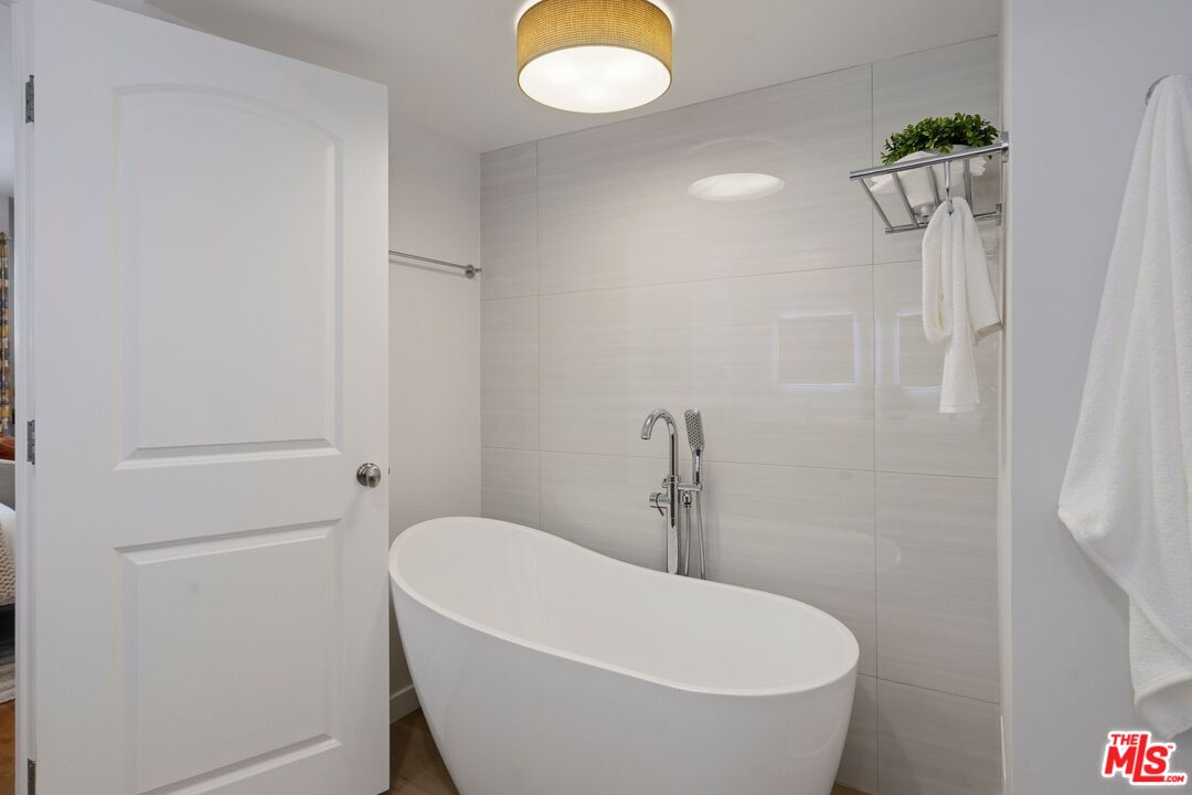4429 Alla Road, Unit 2 Marina del Rey, CA 90292 - Photo 20 of 30 Gallery Image 20