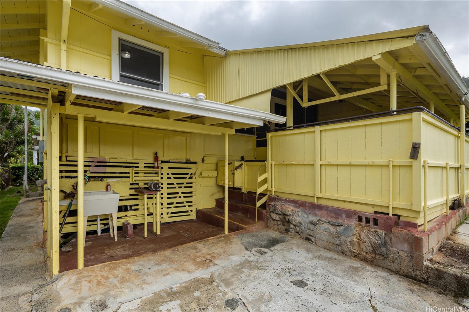 2826 Numana Road, Unit A Honolulu, HI 96819 - Photo 18 of 22