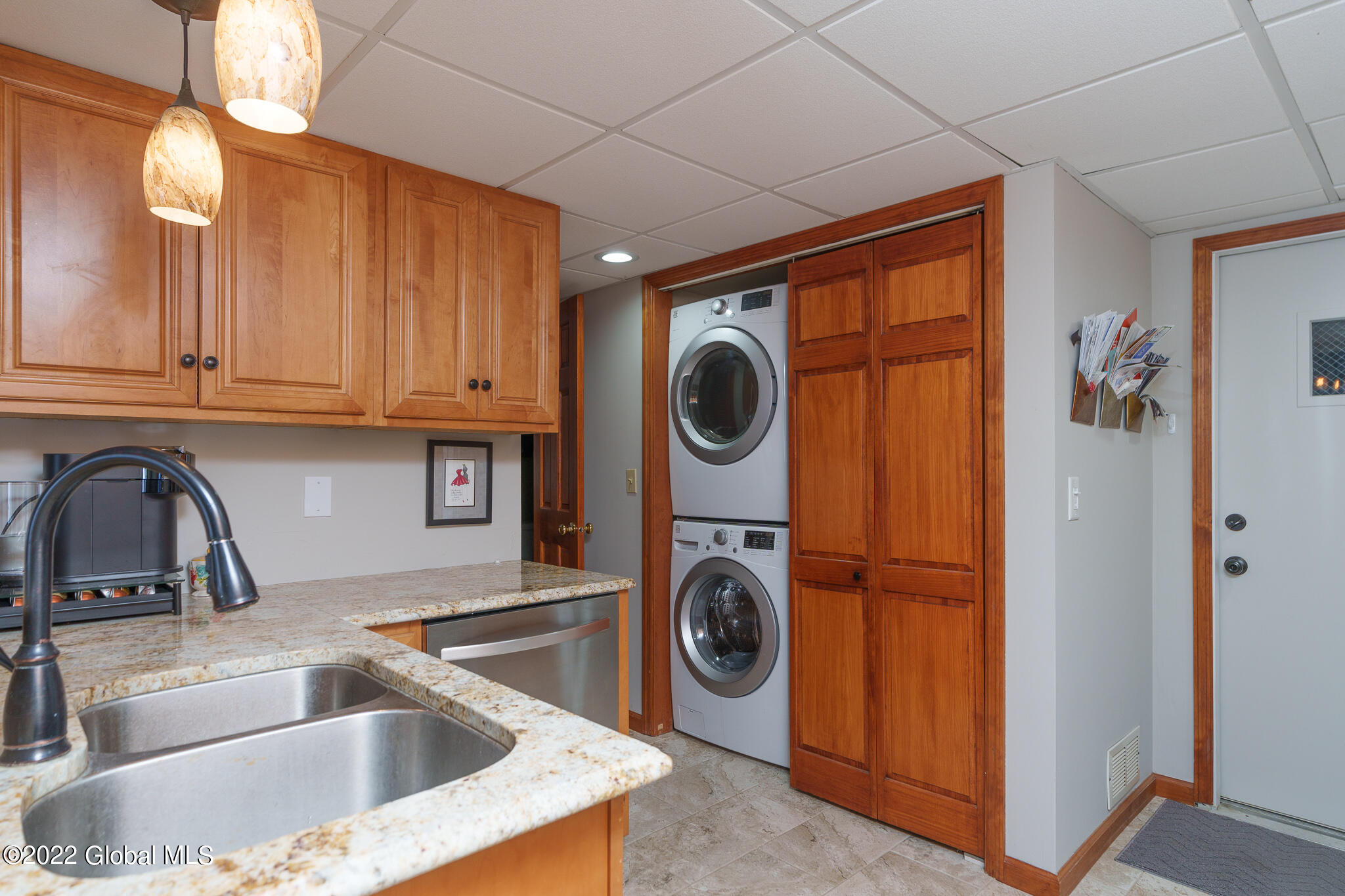 14 Oxford Road Bethlehem, NY 12159 - Photo 12 of 28 A1D3C53E-8958-4CE3-AA67-9BAE0F76738D