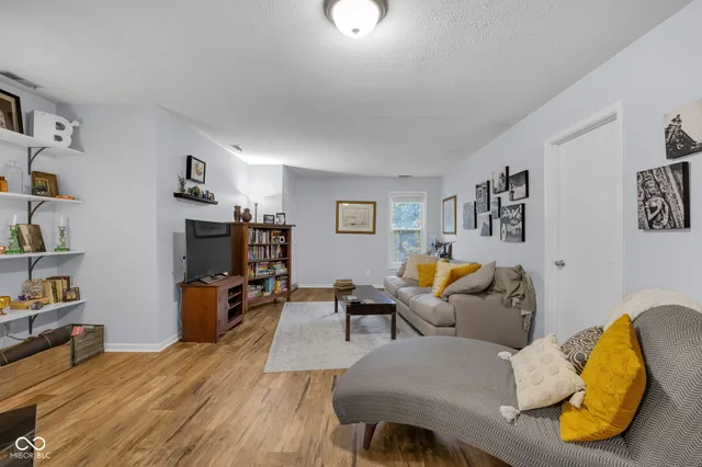 $300,000 | 802 North Park Avenue, Indianapolis, IN 46202