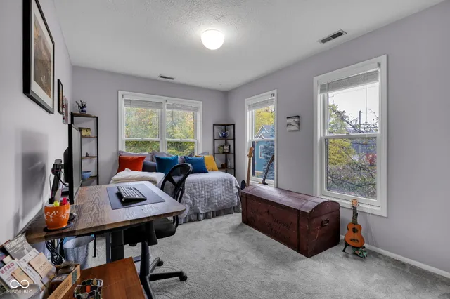 $300,000 | 802 North Park Avenue, Indianapolis, IN 46202