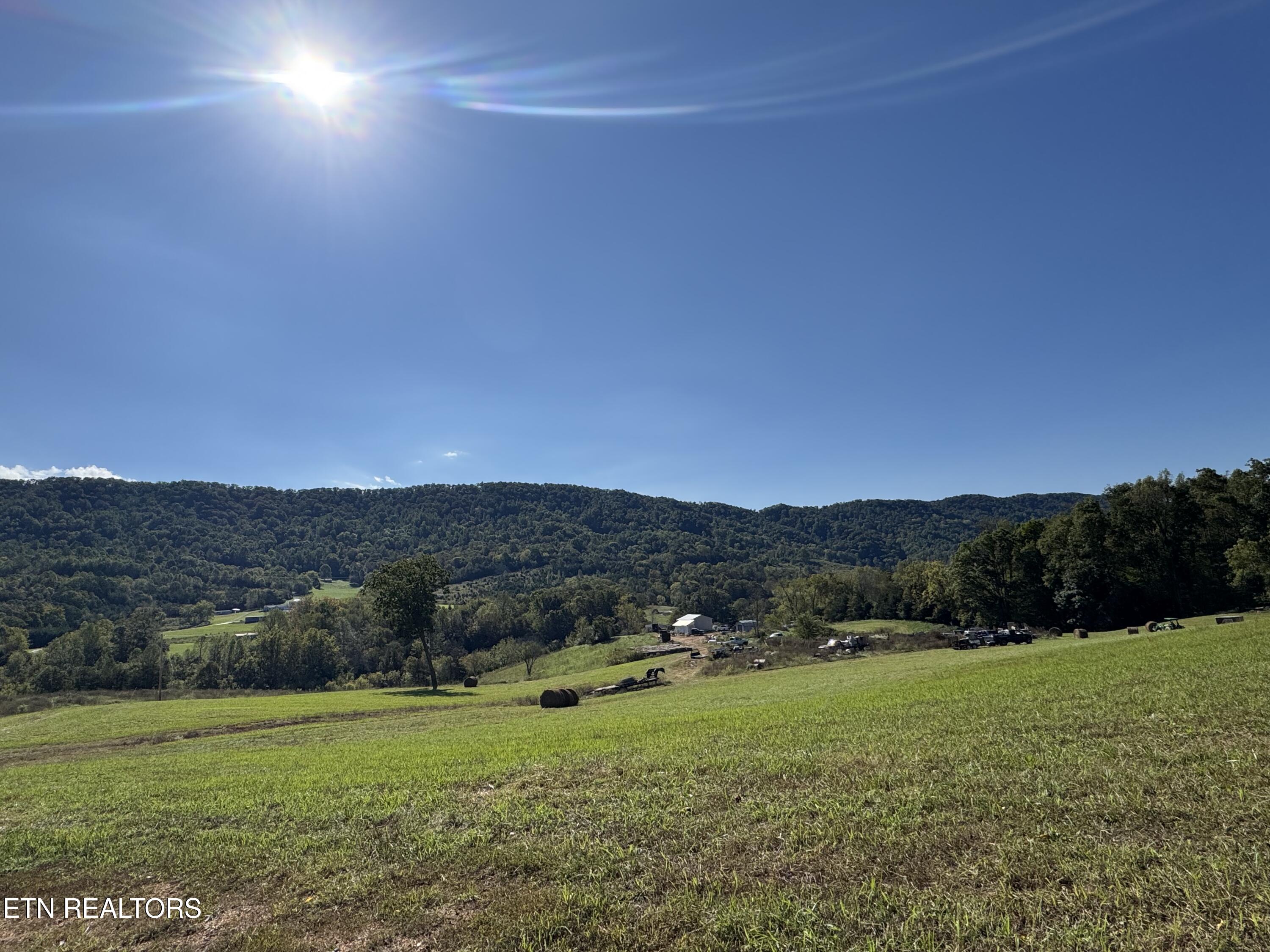 3225 Little Sycamore Road Tazewell, TN 37879 - Photo 9 of 22 7095EF39-A9B0-4ABF-88FF-86EB4C8C0B55