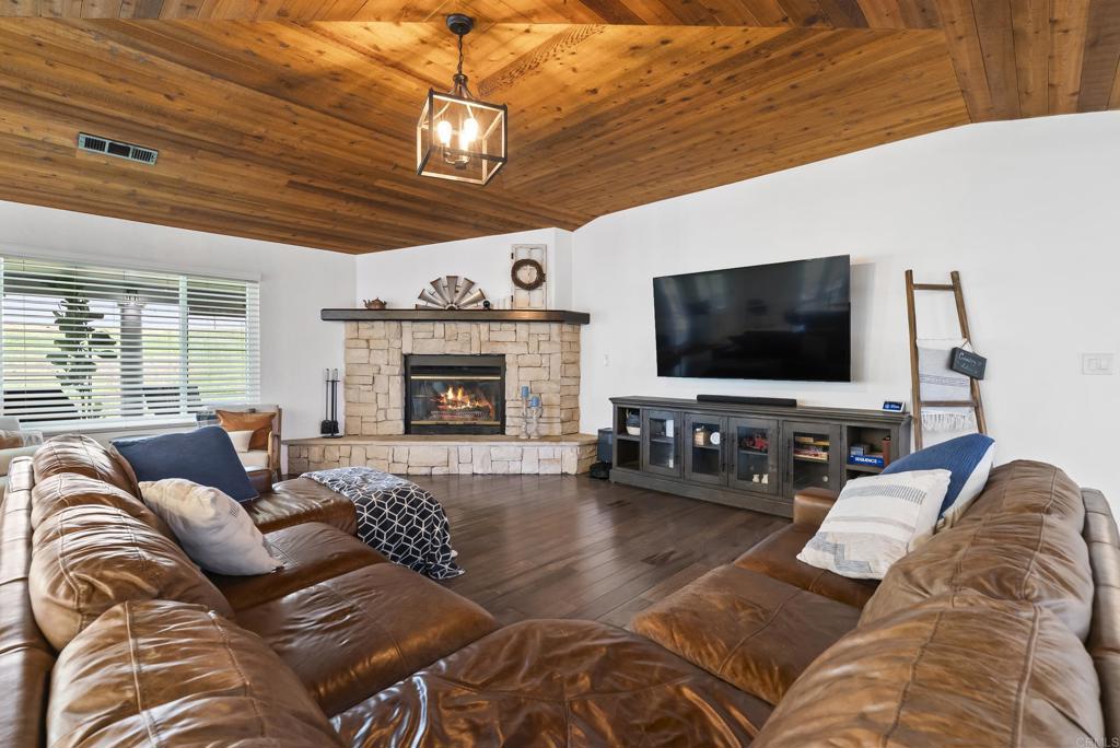 2365 Shaylene Way Alpine, CA 91901 - Photo 6 of 57