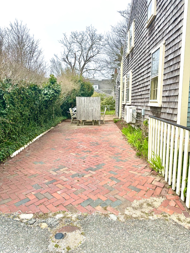 1 Beaver Street Nantucket, MA 02554 - Photo 2 of 28