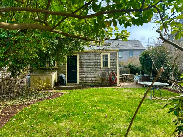 $2,295,000 | 1 Beaver Street, Nantucket, MA 02554