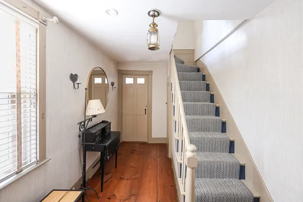 $2,295,000 | 1 Beaver Street, Nantucket, MA 02554