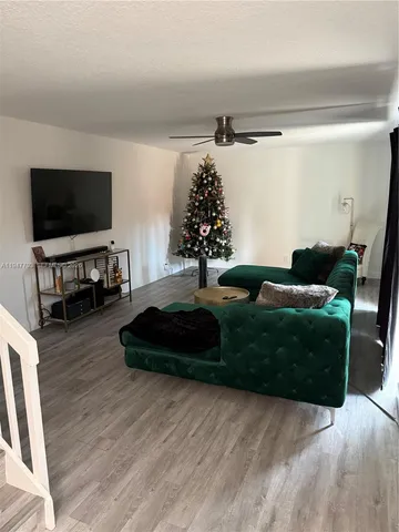 $2,750 | 2563 Lakeview Court, Cooper City, FL 33026