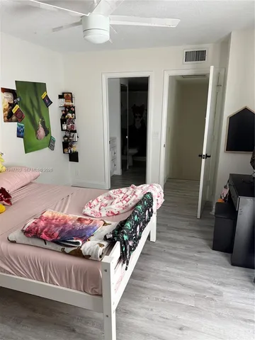 $2,750 | 2563 Lakeview Court, Cooper City, FL 33026