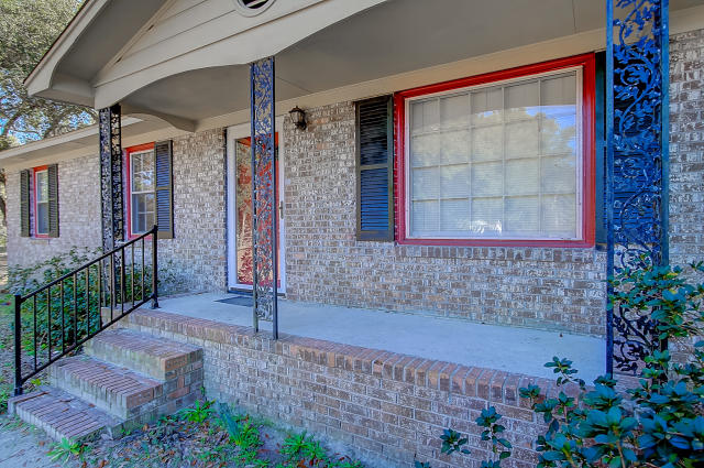 4879 Coach Road Hollywood, SC 29449 - Photo 4 of 19 Covered Front Porch