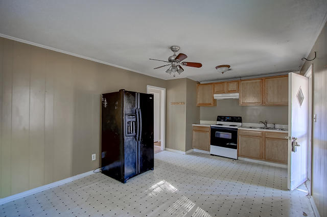 4879 Coach Road Hollywood, SC 29449 - Photo 8 of 19 Kitchen