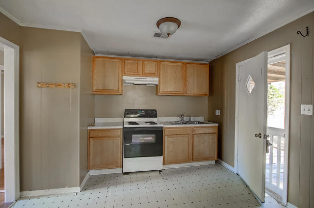 4879 Coach Road Hollywood, SC 29449 - Photo 9 of 19 Kitchen