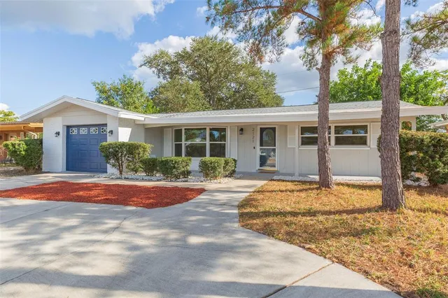 $3,200 | 2121 Greenbriar Boulevard, Clearwater, FL 33763