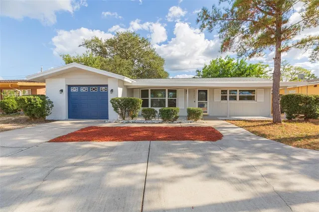 $3,200 | 2121 Greenbriar Boulevard, Clearwater, FL 33763