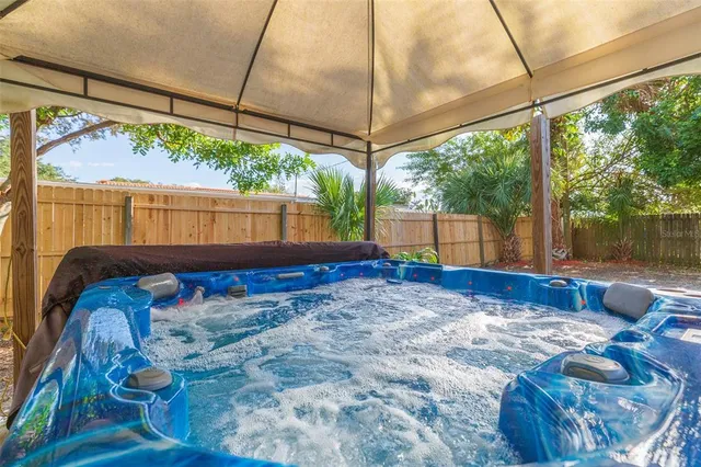 $3,200 | 2121 Greenbriar Boulevard, Clearwater, FL 33763