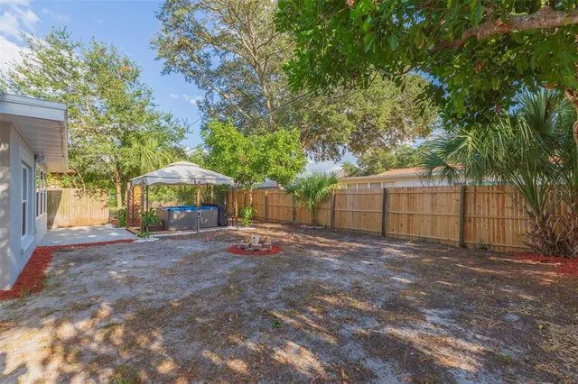 $3,200 | 2121 Greenbriar Boulevard, Clearwater, FL 33763