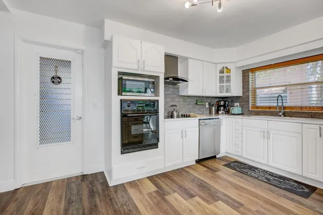 $3,200 | 2121 Greenbriar Boulevard, Clearwater, FL 33763