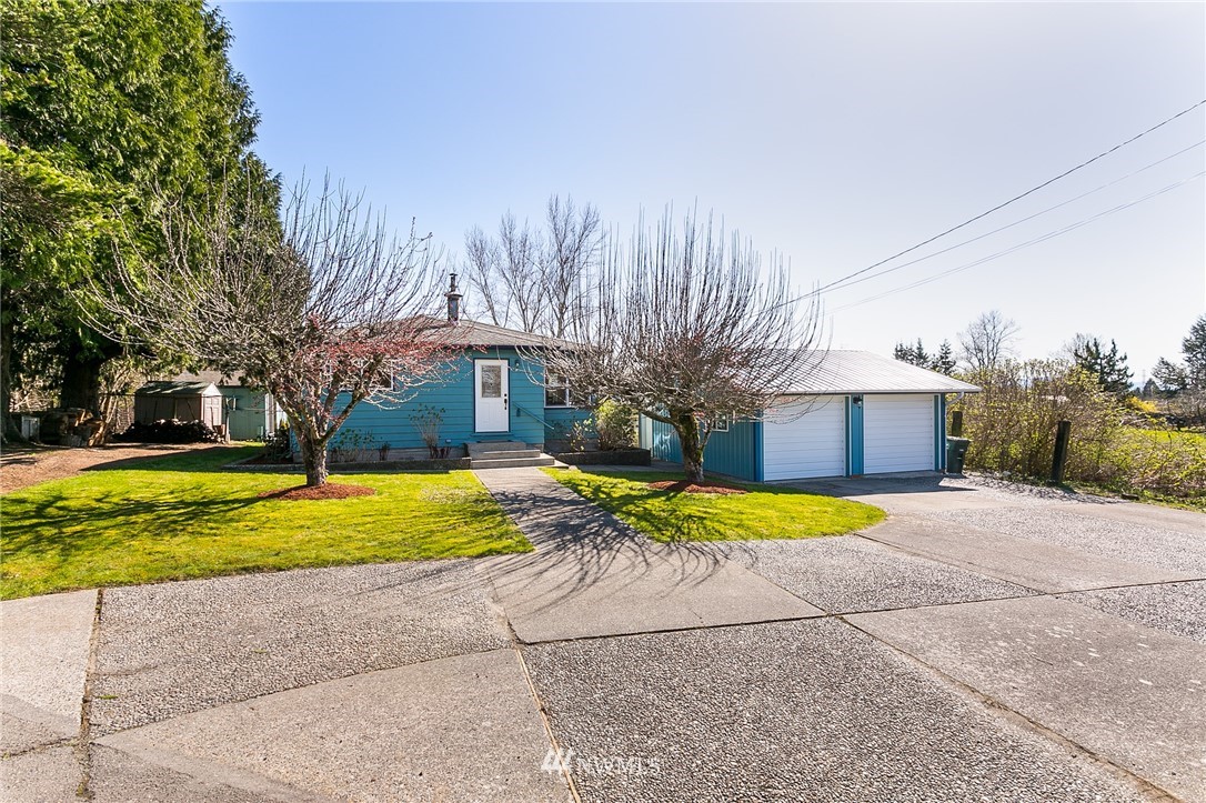 371 East Smith Road Bellingham, WA 98226 - Photo 3 of 34
