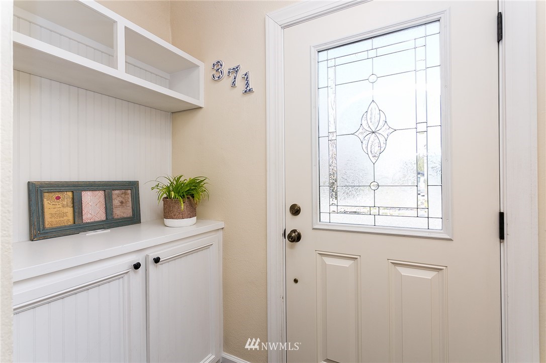371 East Smith Road Bellingham, WA 98226 - Photo 4 of 34