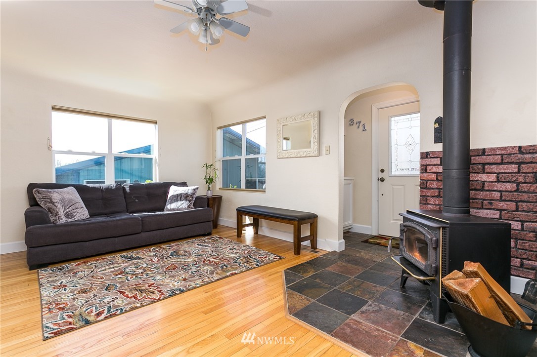 371 East Smith Road Bellingham, WA 98226 - Photo 5 of 34