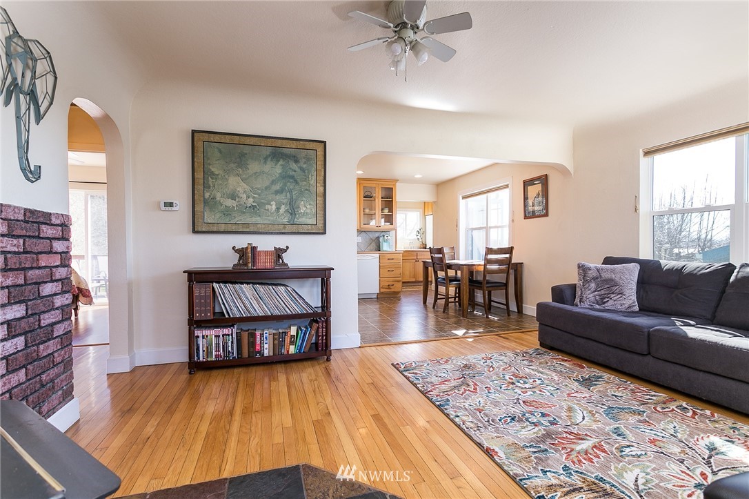 371 East Smith Road Bellingham, WA 98226 - Photo 8 of 34