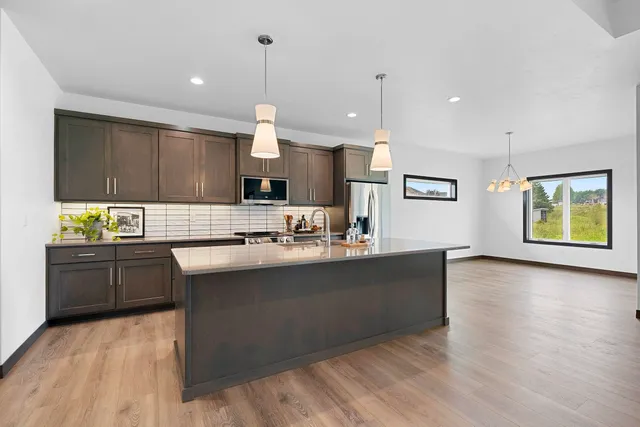 $475,000 | 4001 Antwerp Avenue, Howard, WI 54313