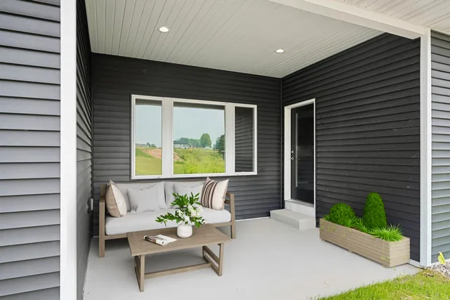 $475,000 | 4001 Antwerp Avenue, Howard, WI 54313