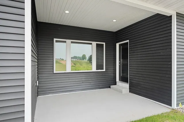 $475,000 | 4001 Antwerp Avenue, Howard, WI 54313