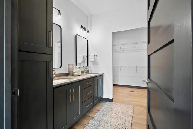 $475,000 | 4001 Antwerp Avenue, Howard, WI 54313