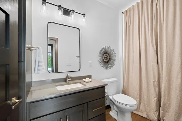 $475,000 | 4001 Antwerp Avenue, Howard, WI 54313