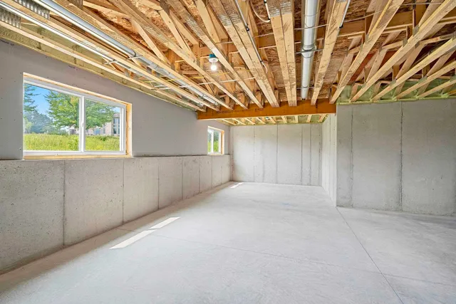 $475,000 | 4001 Antwerp Avenue, Howard, WI 54313