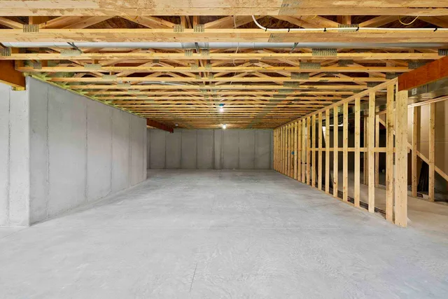 $475,000 | 4001 Antwerp Avenue, Howard, WI 54313