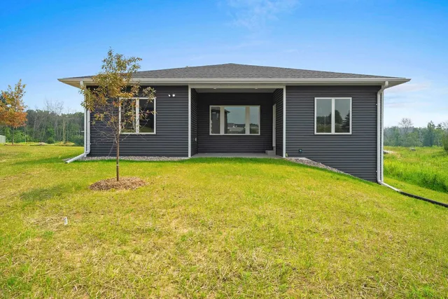 $475,000 | 4001 Antwerp Avenue, Howard, WI 54313