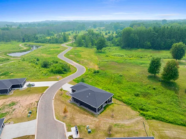 $475,000 | 4001 Antwerp Avenue, Howard, WI 54313