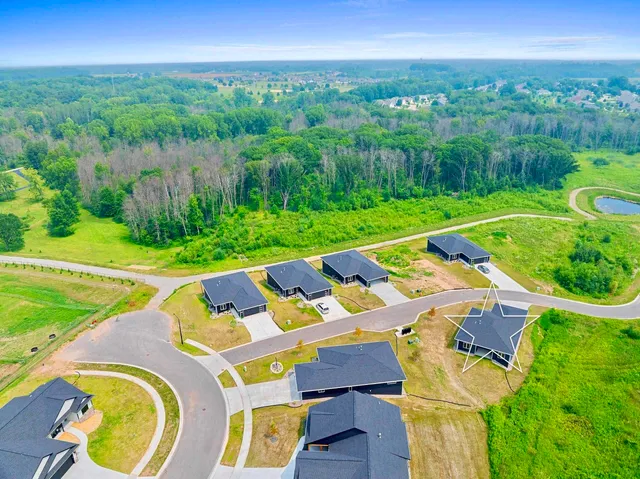 $475,000 | 4001 Antwerp Avenue, Howard, WI 54313