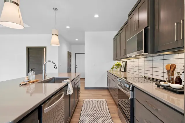 $475,000 | 4001 Antwerp Avenue, Howard, WI 54313