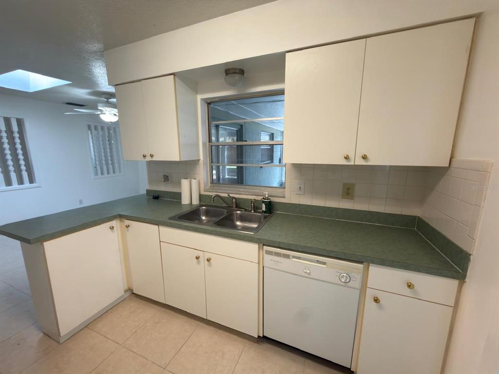 2209 Boxwood Way Brandon, FL 33511 - Photo 7 of 25