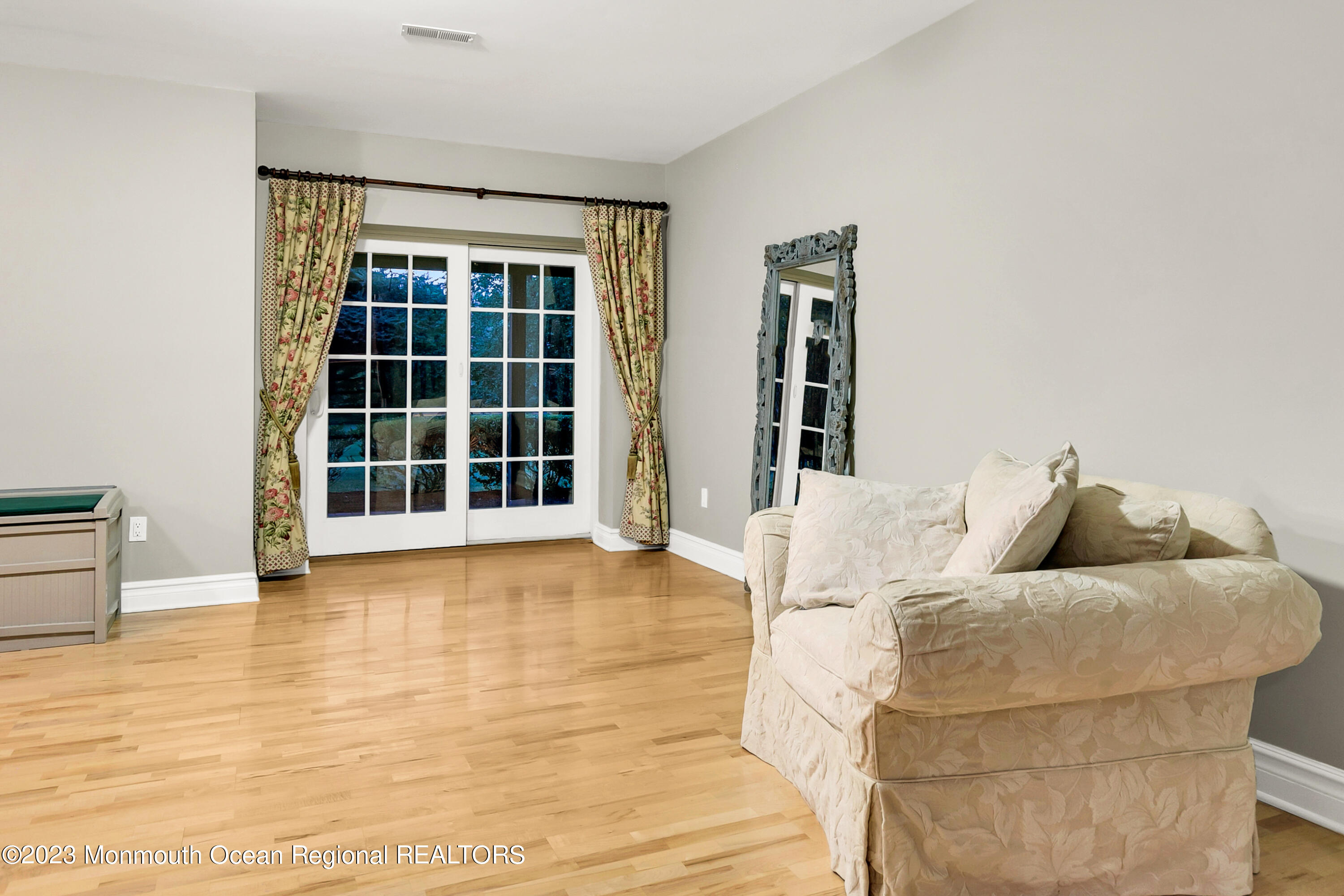 49 Holland Road Middletown, NJ 07748 - Photo 33 of 53 49 Holland Rd Middletown-print-059-052-1