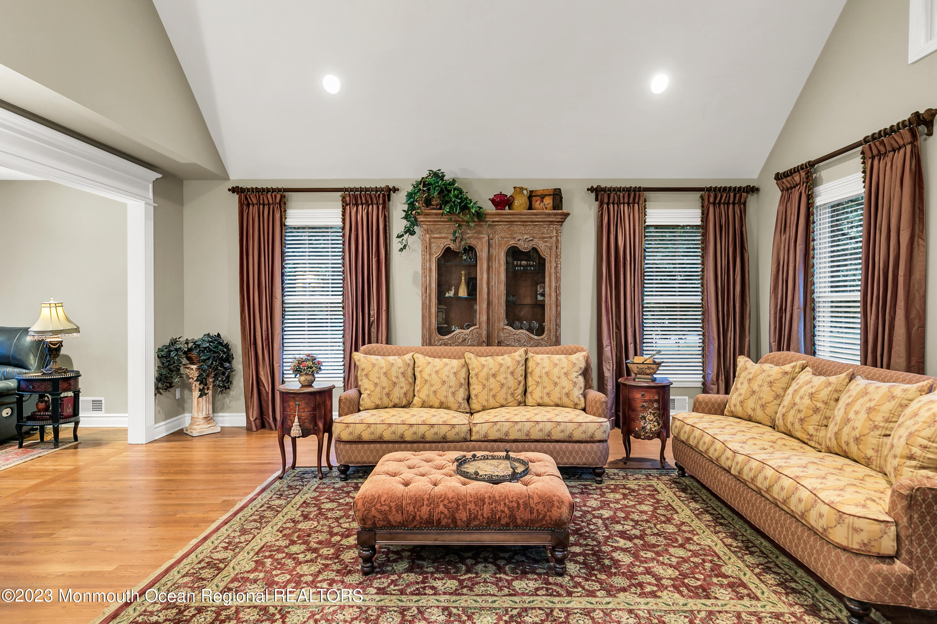 49 Holland Road Middletown, NJ 07748 - Photo 9 of 53 49 Holland Rd Middletown-print-022-032-1