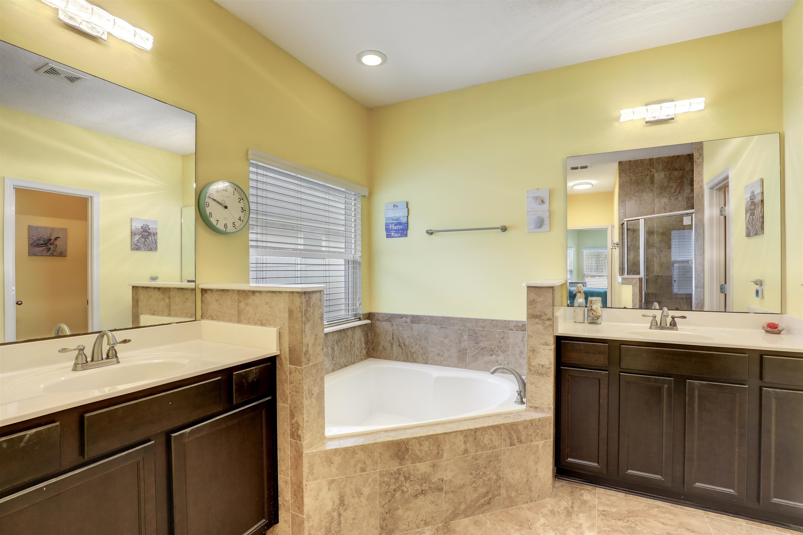 200 Ellsworth Circle St. Johns, FL 32259 - Photo 27 of 58 a bathroom with a bathtub sink and mirror